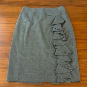 Express ruffle pencil skirt black and white size 6